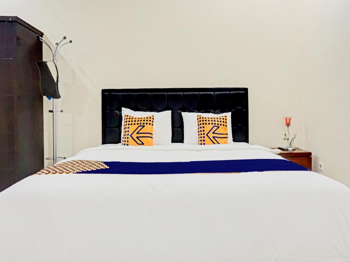 ג'קרטה Spot On 90295 Simprug Residence מראה חיצוני תמונה