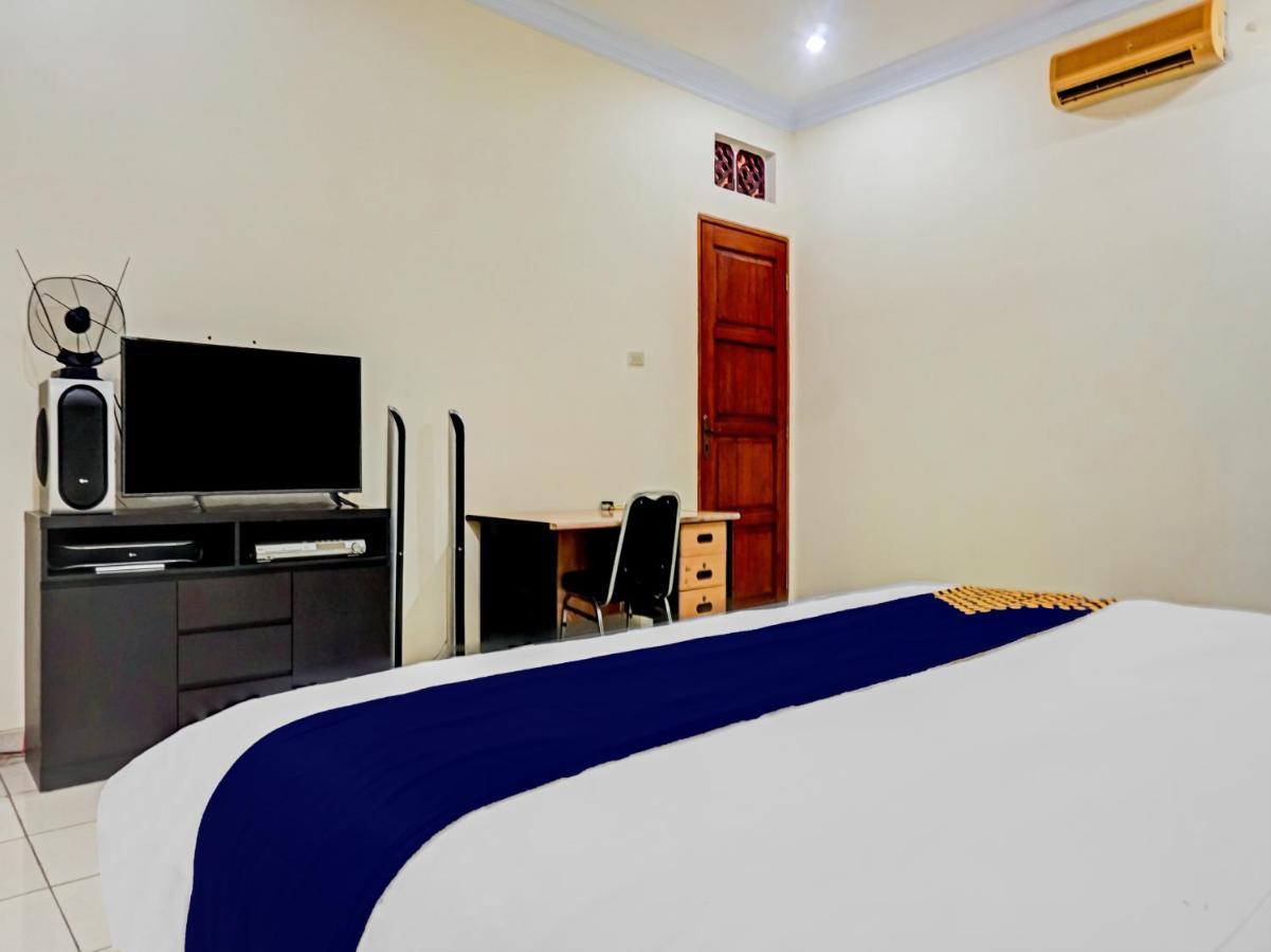 ג'קרטה Spot On 90295 Simprug Residence מראה חיצוני תמונה